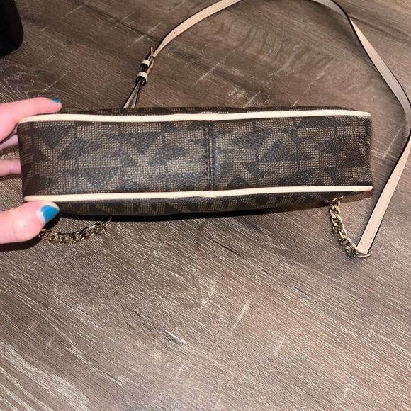 Michael Kors Jet Set Logo Crossbody - Picture 5 of 7